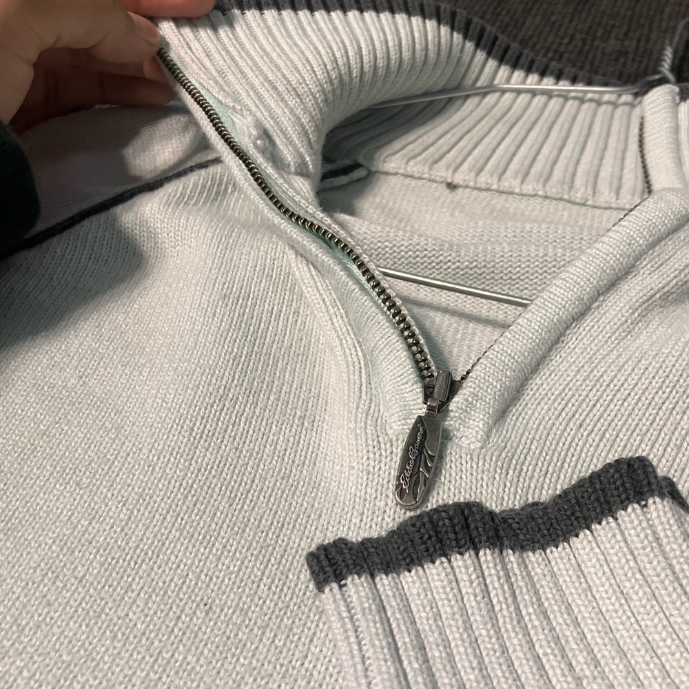 Very pale light blue